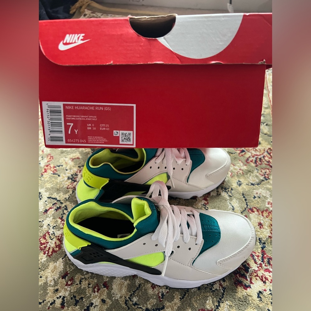 NIKE HUARACHE RUN (GS) Nike Air
Phantom/Volt/Bright Spruce Size Y7 - Picture 9 of 10
